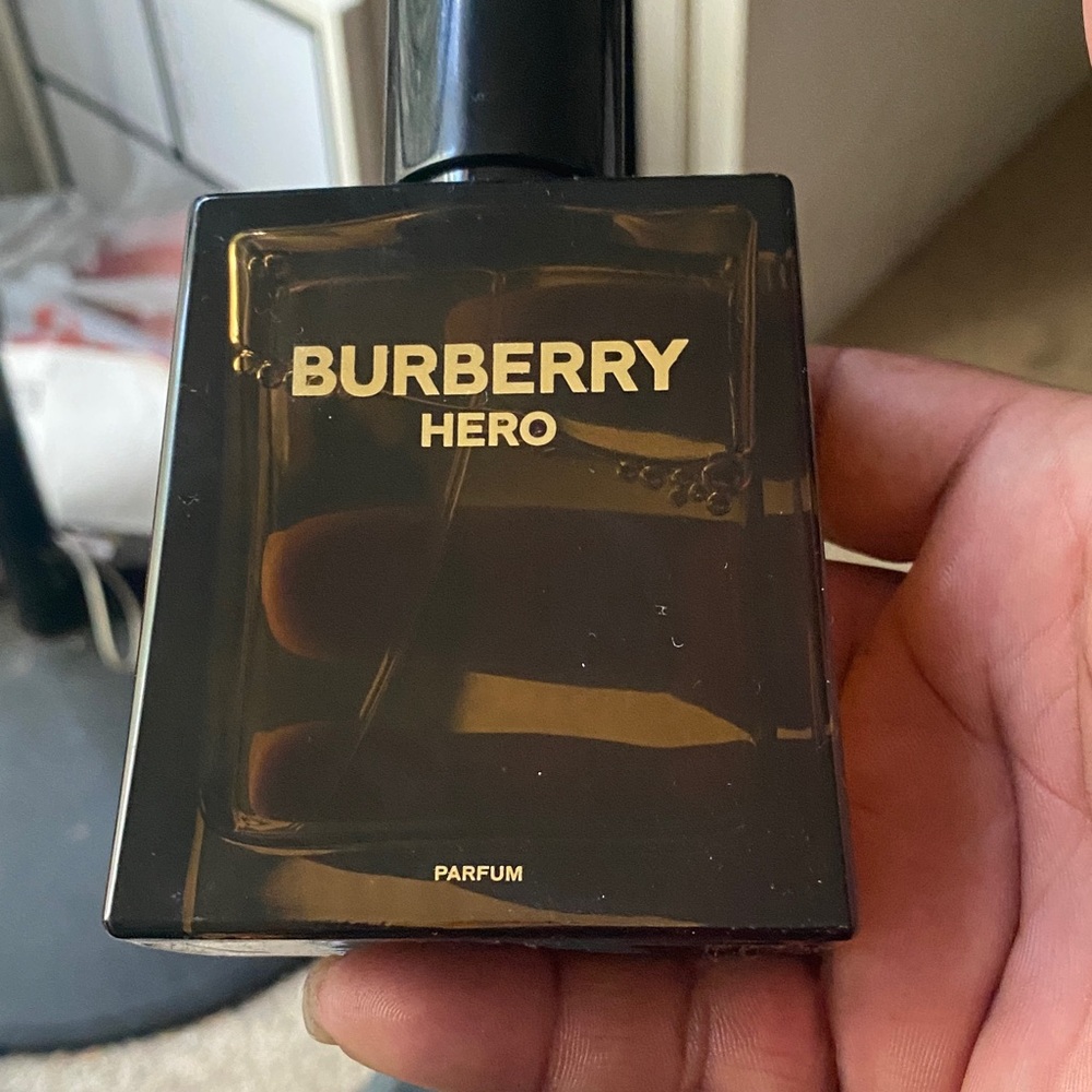 Burberry Hero Parfum in Black and Gold